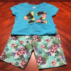 ☀️ 2 for $12 SO t and shorts Girls size 16